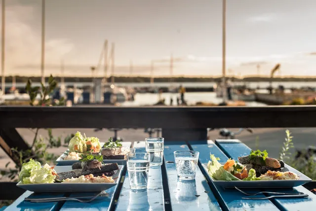 Boat-up restaurants & bars — Ocean City, Maryland