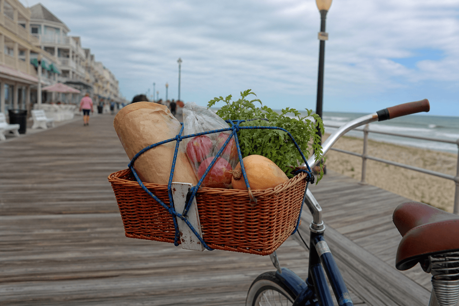 Bike basket grocery spill-proofing: bungee or backpack — Beach Blog photo, Ocean City, Maryland