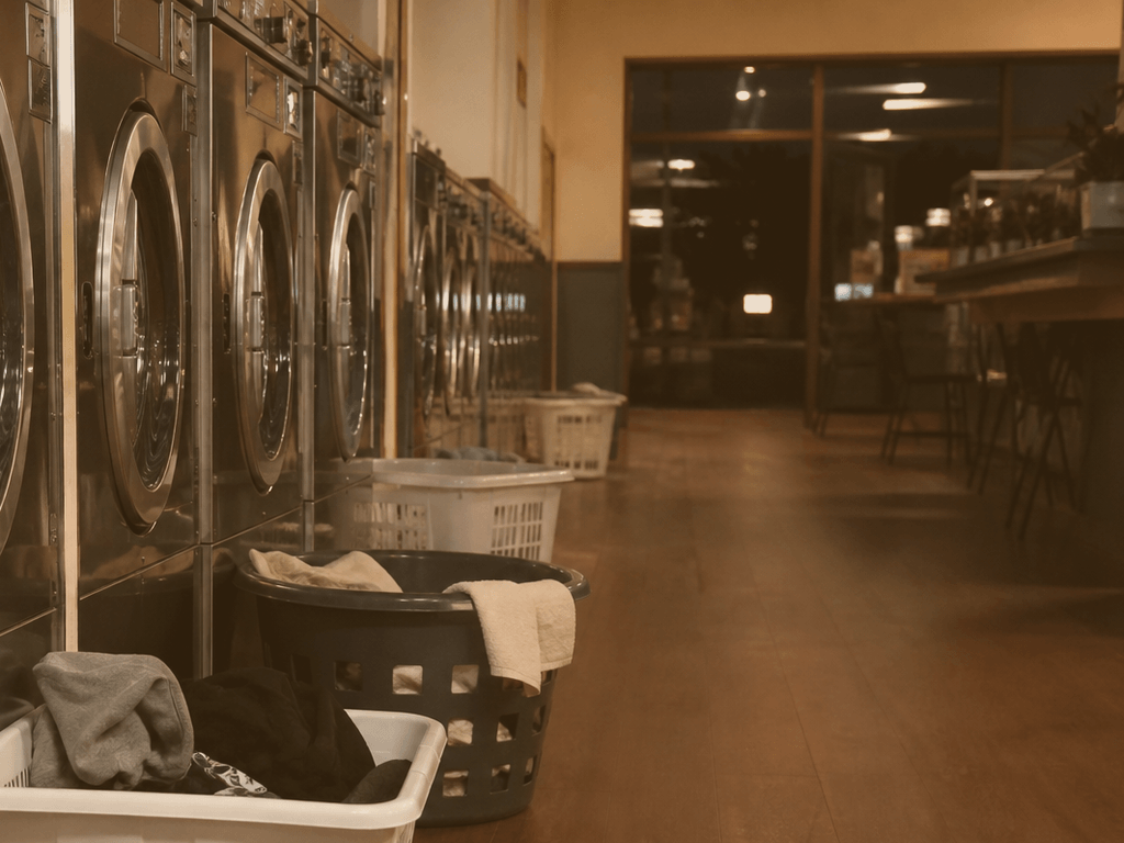 Coin laundry Sunday rush: wash Saturday night instead — supporting Beach Blog photo, Ocean City, Maryland