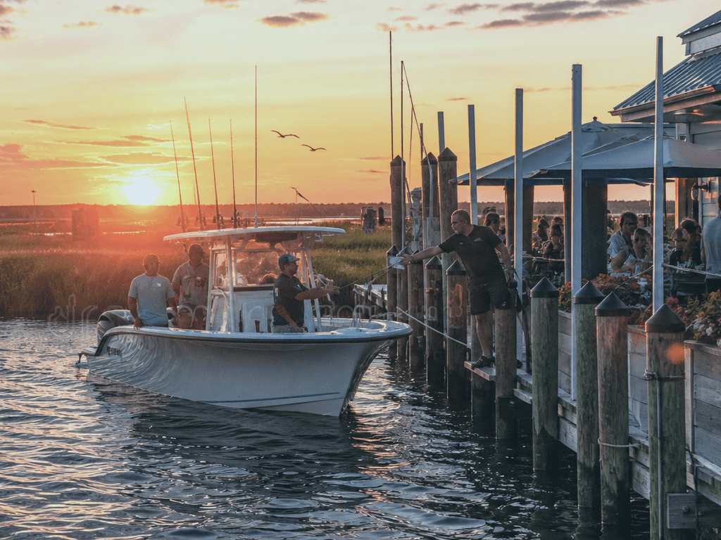 Dock and dine by boat without the fiasco: call ahead, fenders ready, patience packed — supporting Beach Blog photo, Ocean City, Maryland