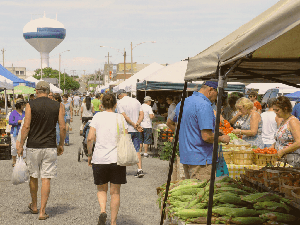 Farmers market morning before the beach: fruit, flowers, and condo snacks that feel local — supporting Beach Blog photo, Ocean City, Maryland