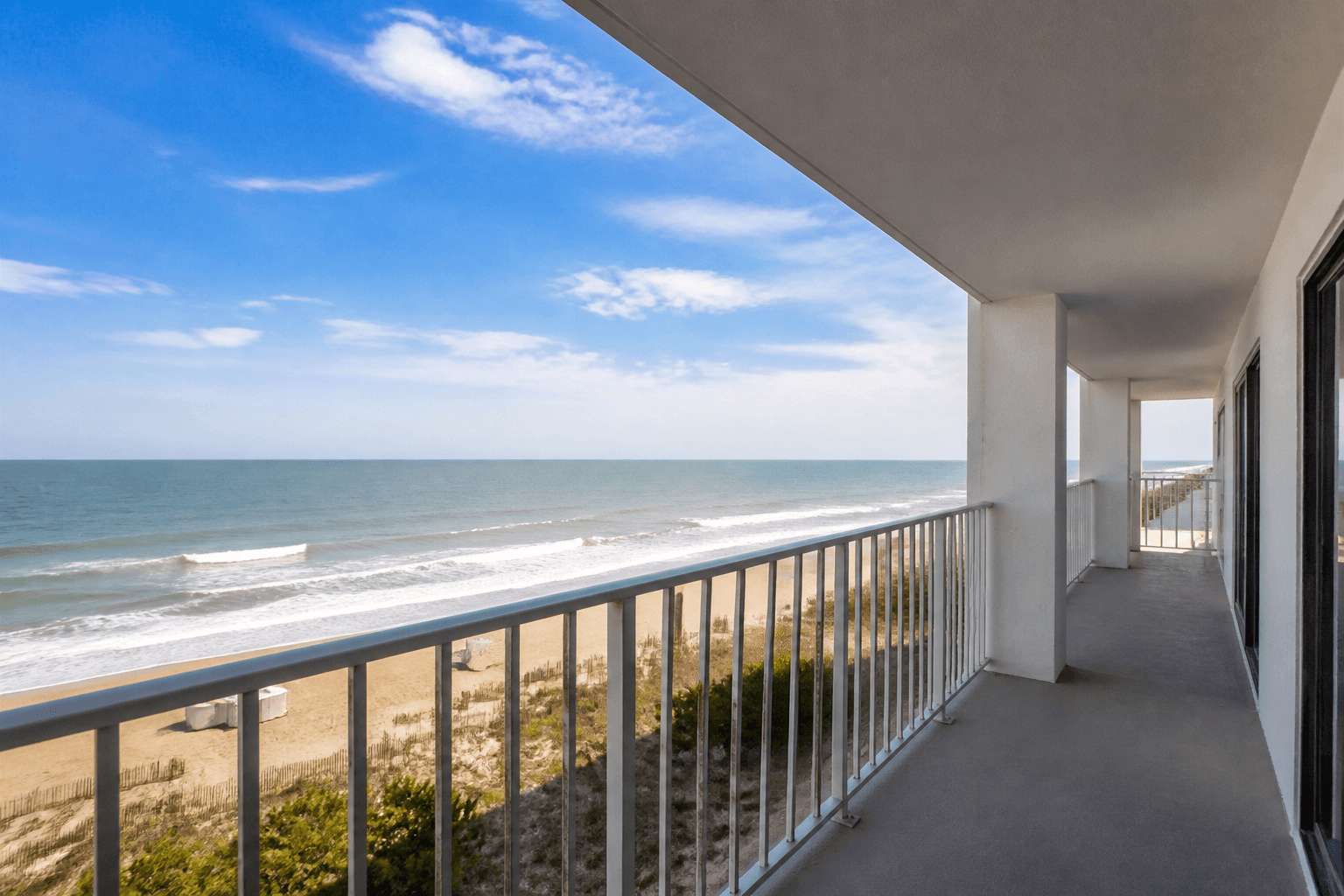 Hammock between condos: do not—rails are not trees — Beach Blog photo, Ocean City, Maryland