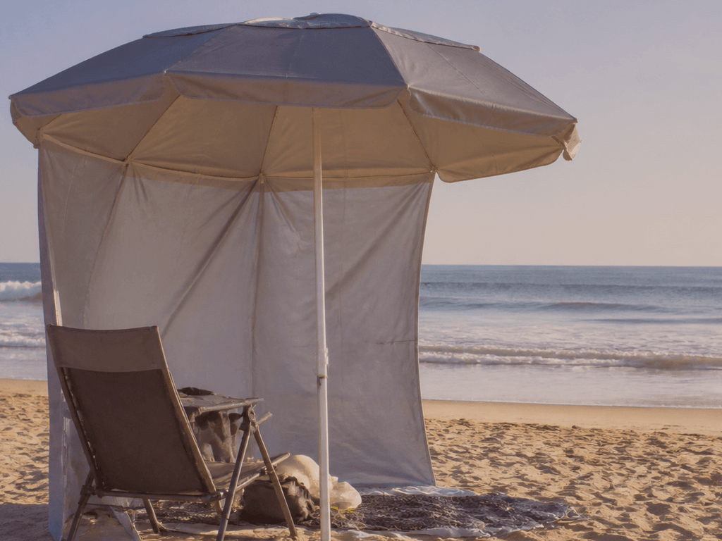 Nursing mom shade and privacy: beach cover without a production — supporting Beach Blog photo, Ocean City, Maryland