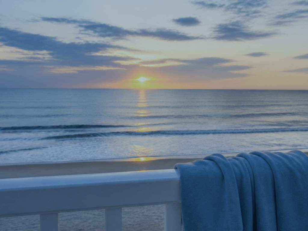 Ocean City sunrise sweatshirt choice: bring the layer — supporting Beach Blog photo, Ocean City, Maryland