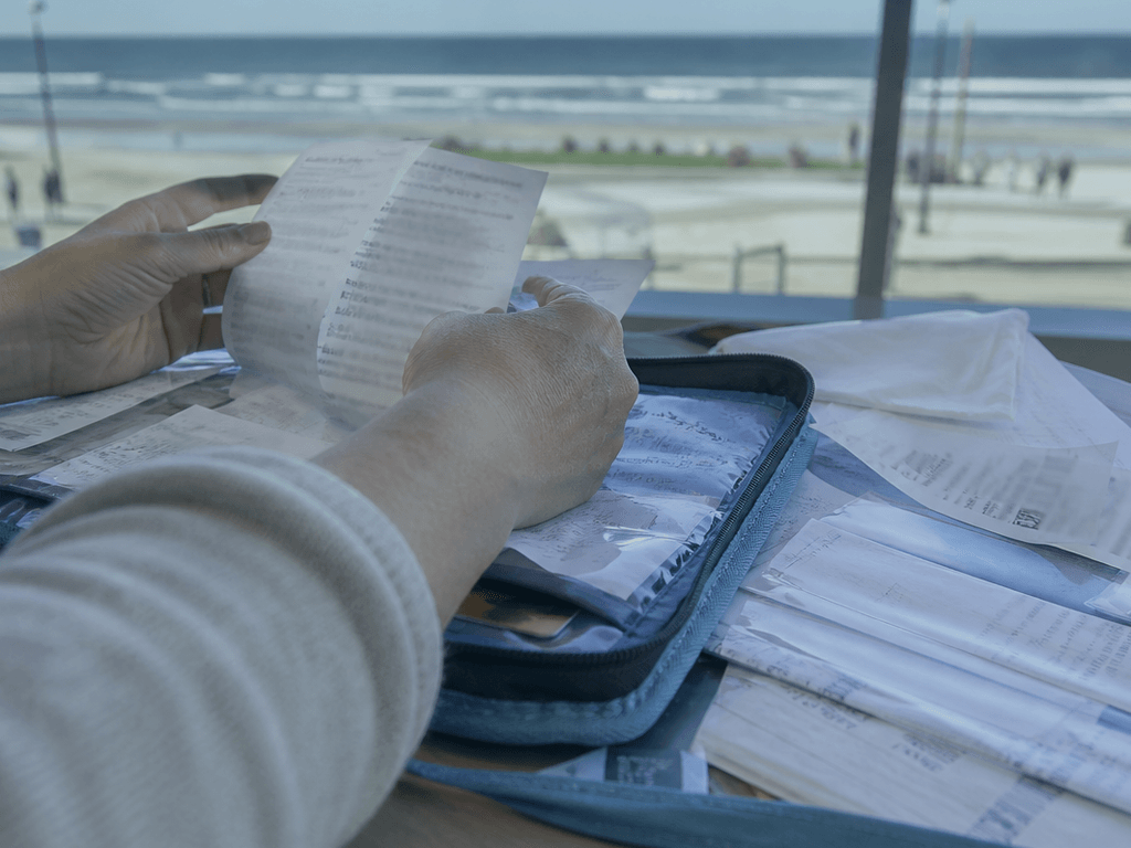Outlet gift receipt folder: returns without the post-vacation archaeology — supporting Beach Blog photo, Ocean City, Maryland