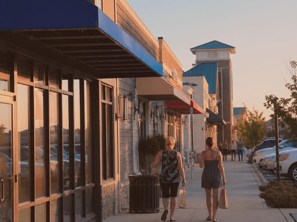 Outlet shopping heat strategy: morning or bust — supporting Beach Blog photo, Ocean City, Maryland