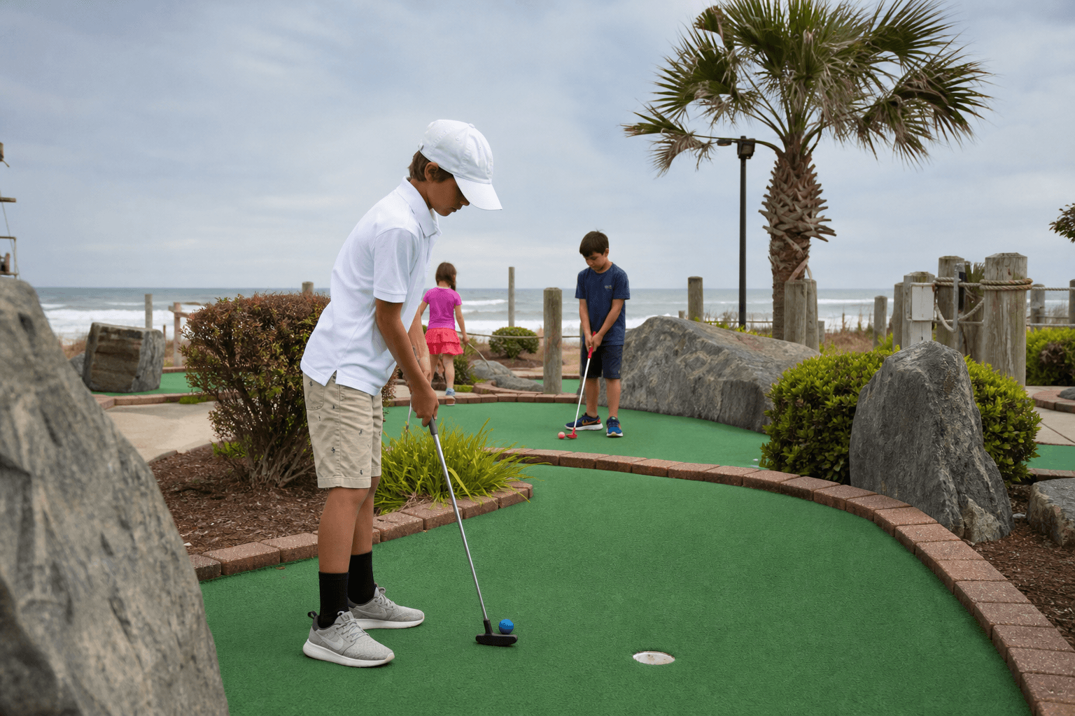 Putt-putt wind aim: adjust or watch balls fly — Beach Blog photo, Ocean City, Maryland