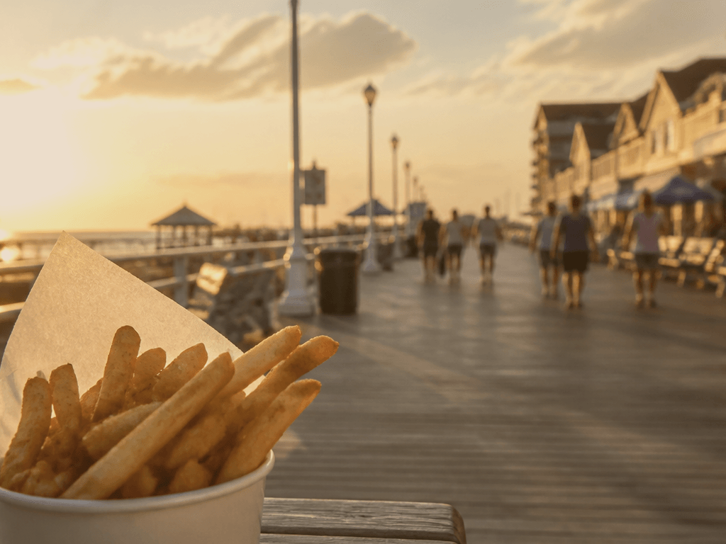 Thrasher's French Fries review: yes, vinegar belongs on the Boardwalk — supporting Beach Blog photo, Ocean City, Maryland