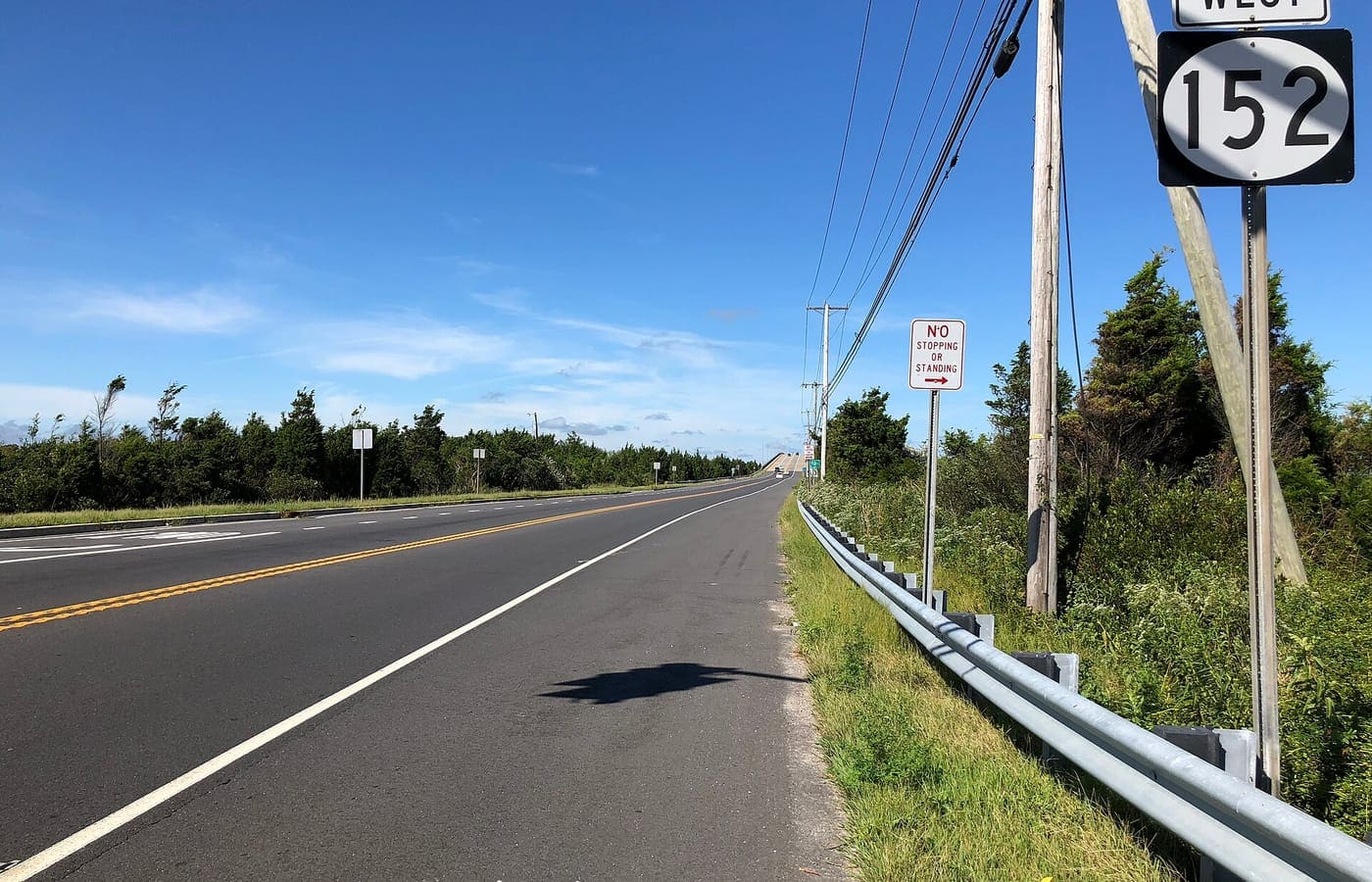 2018-09-16 10 49 20 View west along New Jersey State Route 152 (Longport-Somers Point Boulevard) just west of Ocean City-Longport Boulevard in Egg Harbor Township, Atlantic County, New Jersey.jpg — Beach Bum West-O Cabins area